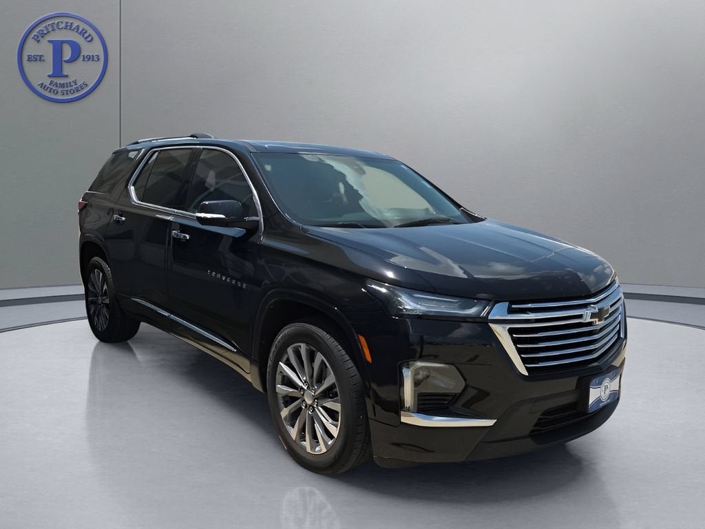 2023 Chevrolet Traverse Premier in Mosaic Black Metallic — front three-quarter view