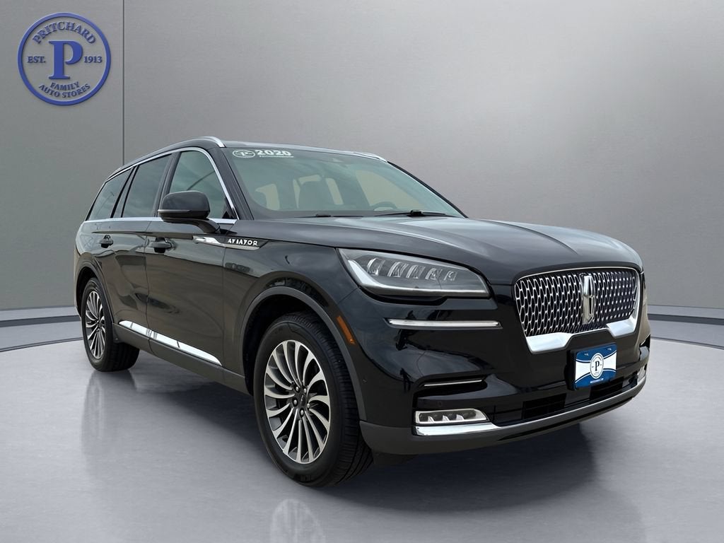 2020 Lincoln Aviator Reserve in Black — front three-quarter view
